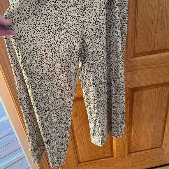 Jessica Simpson Cream and Black Patterned Jumpsuit - Picture 7 of 8